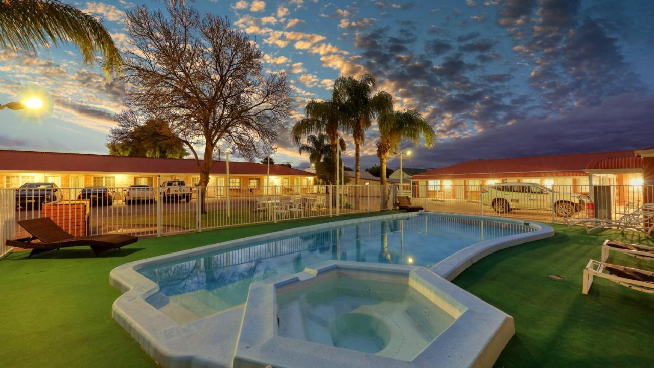 Charles Rasp Motor Inn & Cottages Broken Hill Ngoại thất bức ảnh