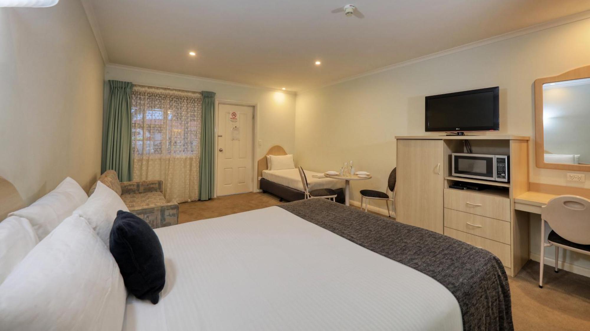 Charles Rasp Motor Inn & Cottages Broken Hill Ngoại thất bức ảnh