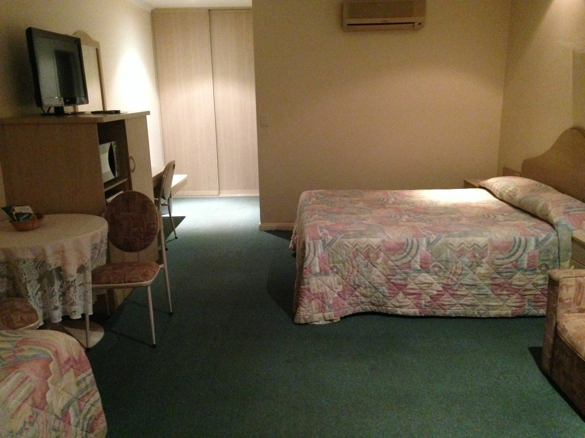 Charles Rasp Motor Inn & Cottages Broken Hill Ngoại thất bức ảnh