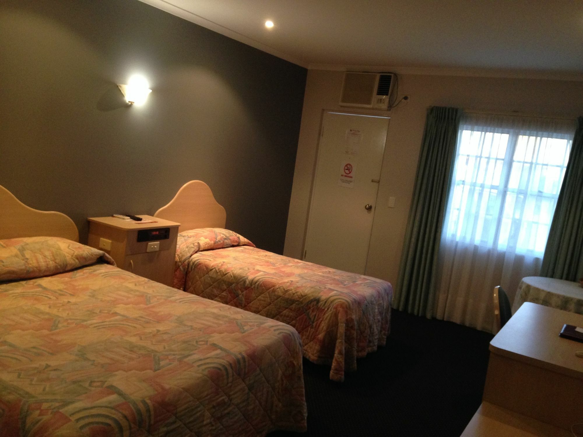 Charles Rasp Motor Inn & Cottages Broken Hill Ngoại thất bức ảnh